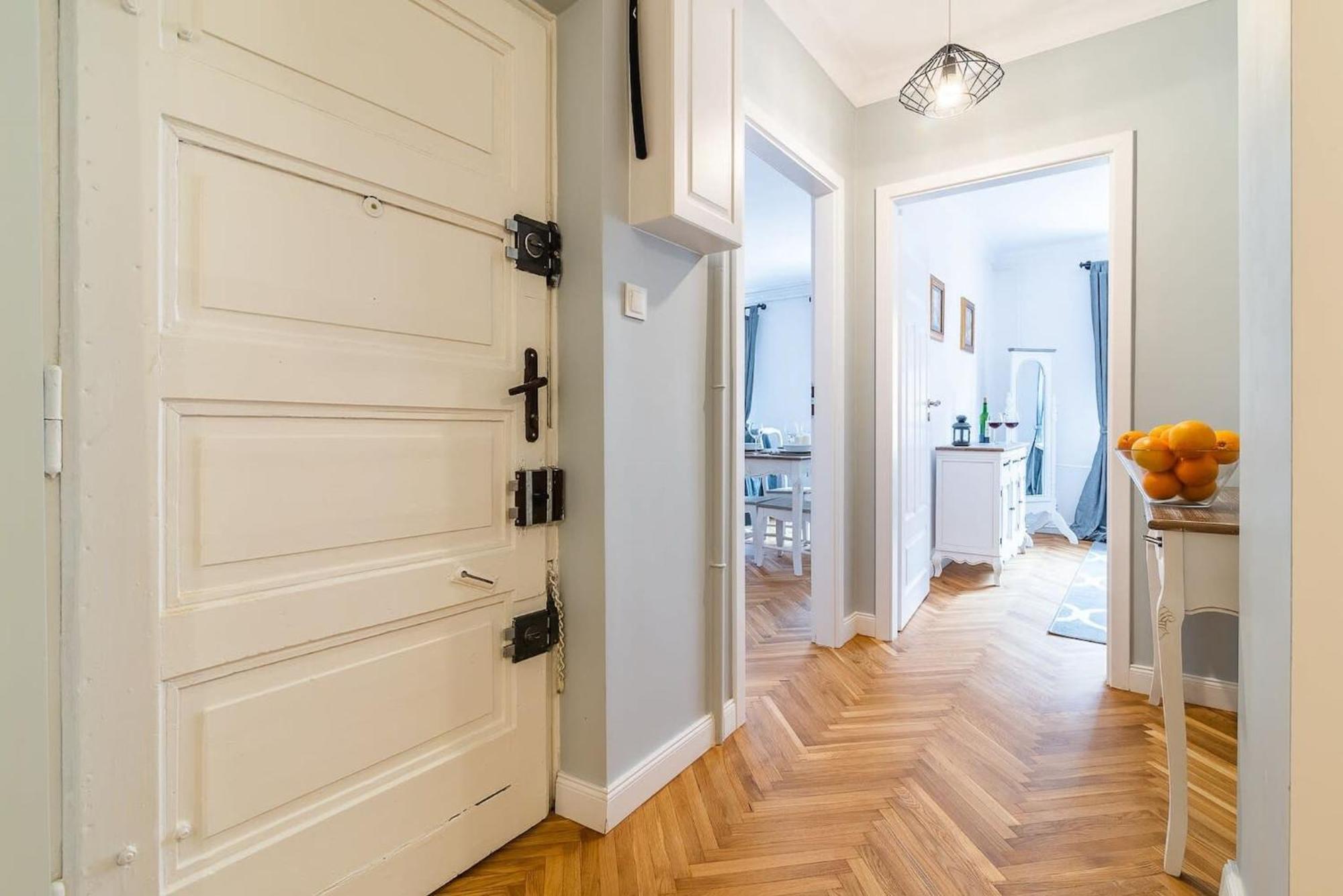 Senatorska 7 By Noclegi Renters Warszawa Eksteriør billede